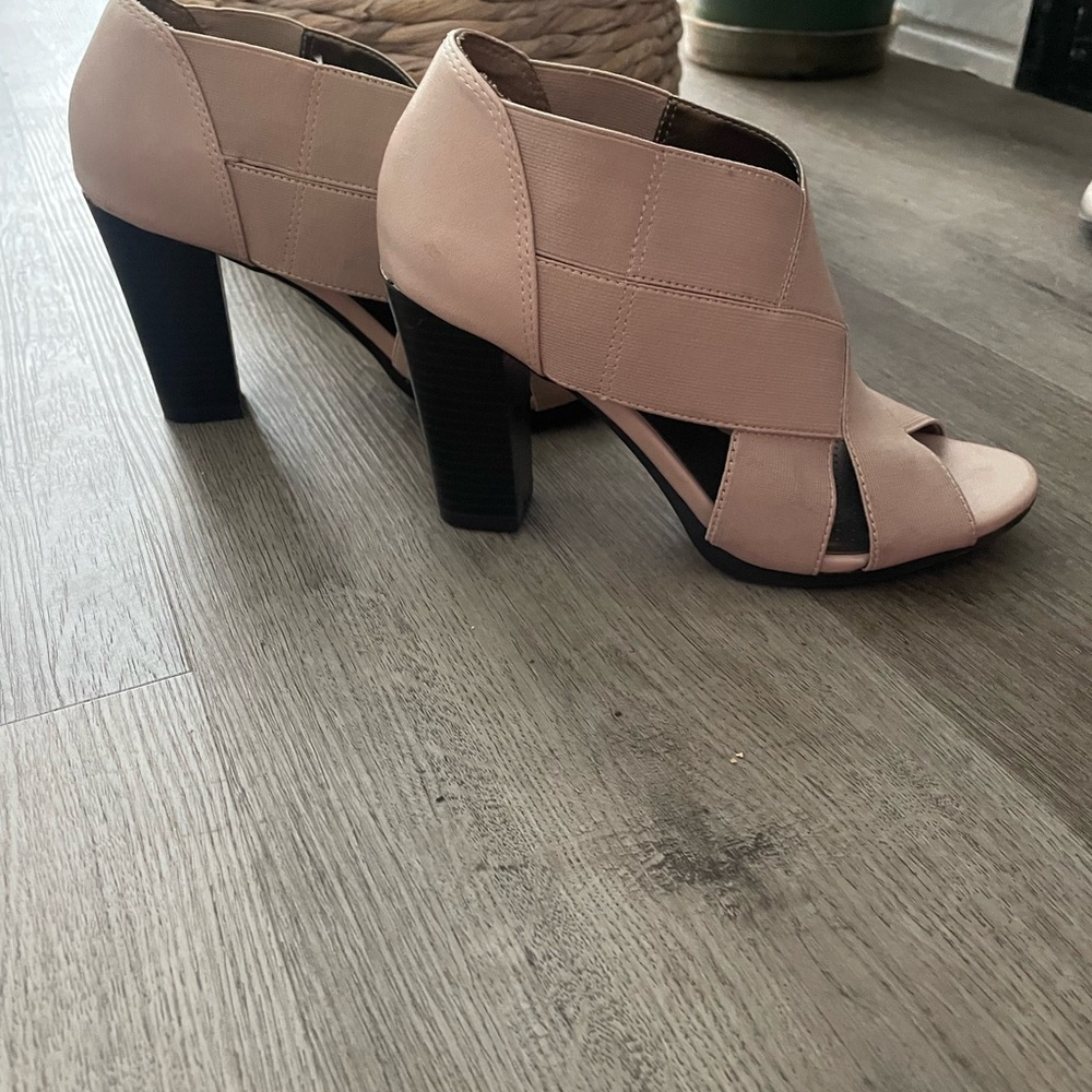 LifeStride Peep-Toe Heels in Blush Pink
